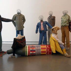 Vlassis Caniaris, What’s North, What’s South?, 1988, mixed media installation, dimensions variable, Courtesy of the Estate of the artist and Kalfayan Galleries, Athens – Thessaloniki