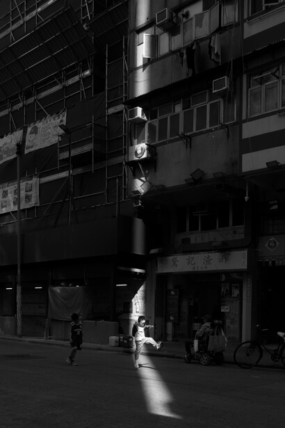 Jay Khan, Leaping through light (detail). Courtesy of Sin Sin Fine Art