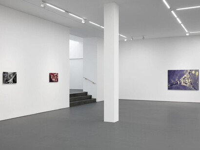 Tauba Auerbach, Easy assembly, exhibition view. Courtesy of Esther Schipper