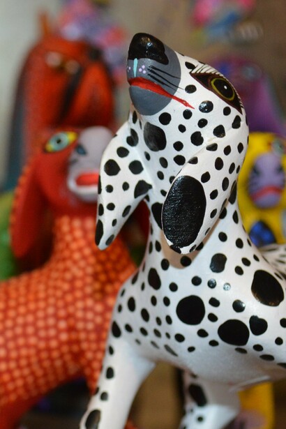 Alebrijes en venta en el taller Jacobo y María Ángeles, San Martín Tilcajete, Oaxaca, México