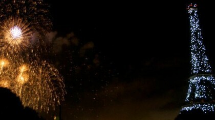 La Tour Eiffel durante i festeggiamenti del 14 luglio.