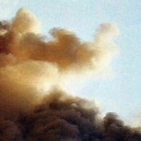 Nasan Tur, Cloud no.1 – 7 March, 2011 Ra´s Lanuf, Libya, 2012, C-Print, 135 x 180cm