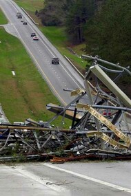 Cell tower collapses during tornado across U.S. Route 280, March 3, 2019, ph. Mike Haskey/Ledger-Enquirer, via Associated Press
