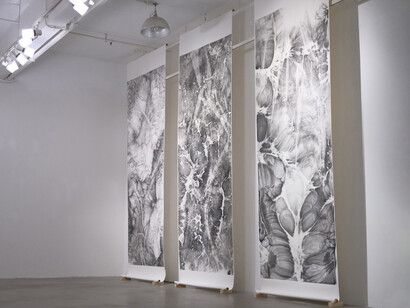 Bingyi, Formation of the cosmos, exhibition view. Courtesy of Hanart TZ Gallery 