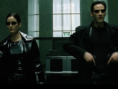 Neo y Truman despiertan cuando se revela la incómoda verdad de que estaban dormidos, sin tener la consciencia que permite escribir el libreto de su existencia