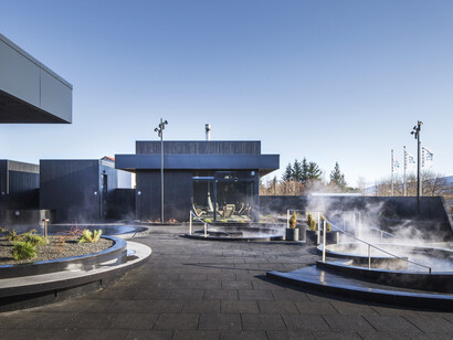 To achieve the perfect bathing temperature, the water is cooled down with cold water from Rauðsgil