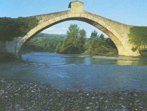 Río Panaro ubicado en la provincia de Módena, Italia
