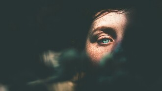 Comprender que no todo es personal es el primer paso para relacionarnos con más libertad, empatía y conciencia