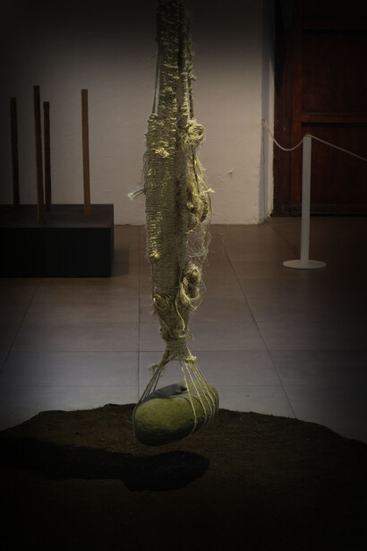 Carlos Vargas y Nela Salgado, "Péndulo", Mesoamérica Tierra de Huellas, 2023-2024