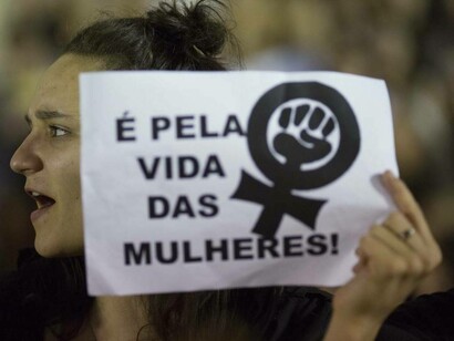 Campanha em defesa das mulheres no Brasil
