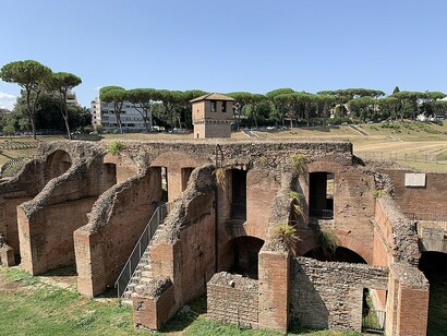 Circo Massimo, Roma, Italia. A volte fra una gara e l’altra potevano esserci spettacoli di acrobati, atleti o cavallerizzi per intrattenere il pubblico durante la pausa, esattamente come accadeva anche al Colosseo fra uno spettacolo e l’altro