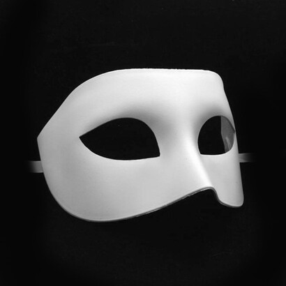 Máscara veneciana sin decorar: la verdadera autenticidad no se planea, solo es