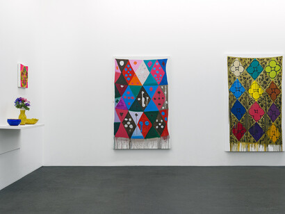 Judy Ledgerwood, Exhibition view. Courtesy of Häusler Contemporary 