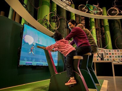 Into the great outdoors, exhibition view. Courtesy of Ingenium. The Canada Science and Technology Museum 