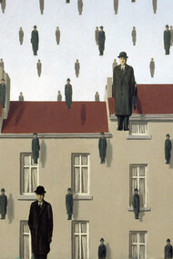 René Magritte, "Golconda", olio su tela, 89,7 x 100,6 cm, 1953. The Menil Collection, Houston. Copyright:
Photothèque R. Magritte /Adagp Images, Paris, / SCALA, Firenze © 2018 C. Herscovici / Artists Rights Society (ARS), New York