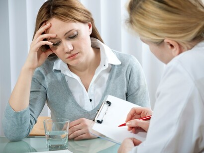 Una paciente en la consulta de la doctora