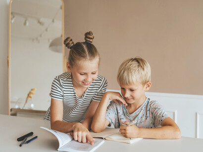 Lenguaje Claro: desde el 2013, el Departamento Nacional de Planeación (DNP) de Colombia, a través de la Estrategia de Lenguaje Claro, busca facilitar el acceso efectivo de la población tanto a la información pública