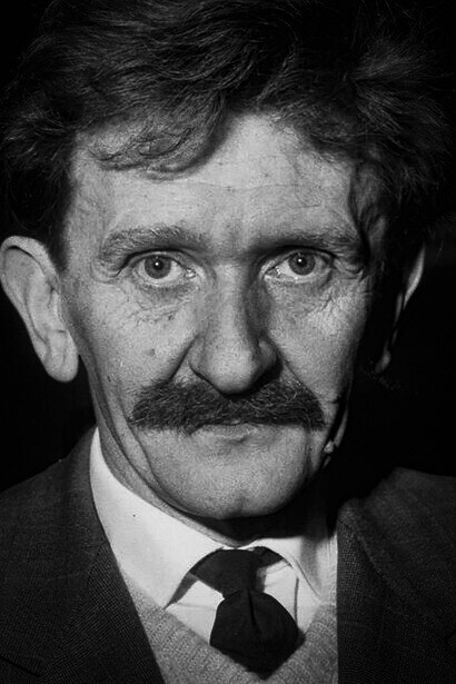 Georges Arnaud. Il avait déjà prétendu être enlevé pour soutirer de l’argent à sa tante et sa personnalité, sa froideur face à ces décès, sa vie, tout attire les suspicions