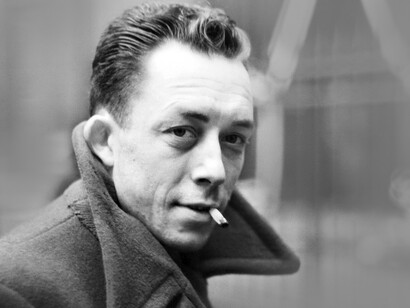 Albert Camus formó parte de la Resistencia francesa durante la ocupación alemana, y se relacionó con los movimientos libertarios de la posguerra