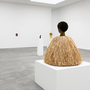 Vincent Fecteau, Simone Leigh, Marisol, exhibition view. Courtesy of Matthew Marks Gallery