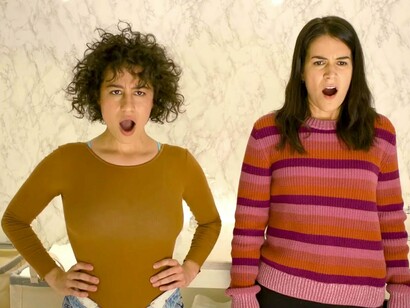 Shania Twain and Wanda Sykes in a scene of Broad City  - Season 4 