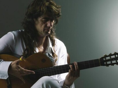 Aco Bocina alla chitarra