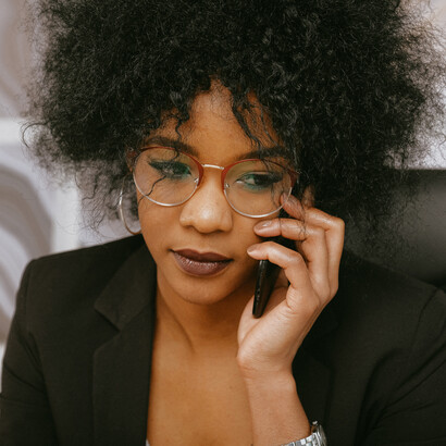 As mulheres líderes estão moldando uma cultura que valoriza tanto o sucesso quanto a saúde mental