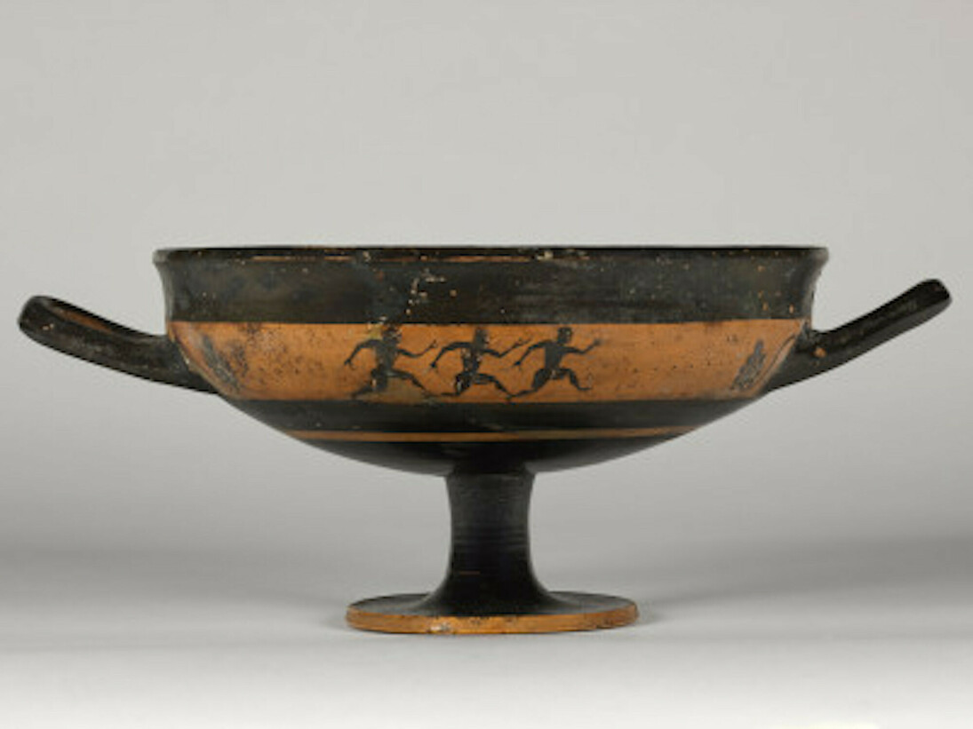 Coupe à figures noires : course à pied . Athènes, vers 530 av. J.-C. Paris, musée du Louvre
© RMN-Grand Palais (musée du Louvre) / Stéphane Maréchalle