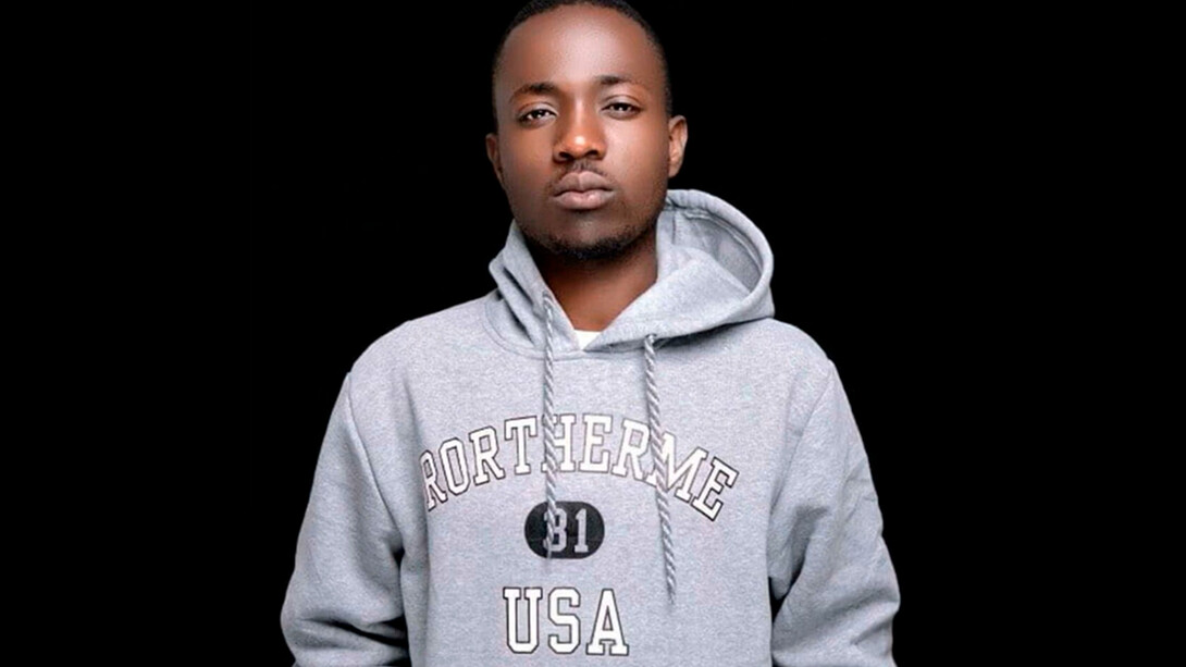 Rei Bravo. Rei Bravo inicia o seu “Policial ferido” apelando ao garçom, após a descoberta da gravidez da sua parceira