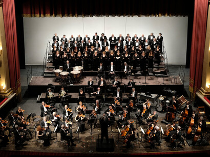 Foto Ennevi. Coro e Orchestra Arena