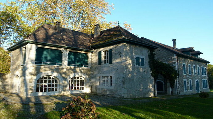 Casa residencial que anida maldad, Prévessin, Francia