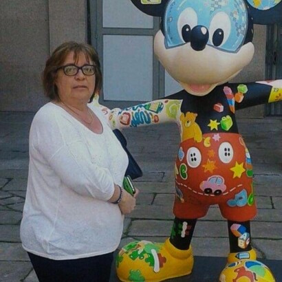 Marinella Maioli segue il percorso di detenuti, in particolar modo, minorenni, durante la reclusione nel post-carcere, oltre ad aiutare psicologicamente le loro famiglie