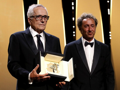 Il prestigioso riconoscimento alla carriera consegnatagli dal collega e amico, Paolo Sorrentino