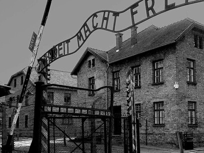 KL Auschwitz était le plus grand des camps de concentration et centres d'extermination nazis allemands