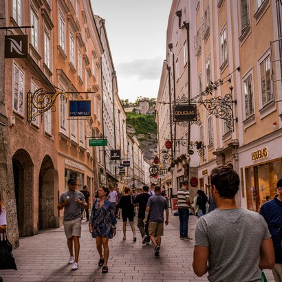 Il turista organizza ogni dettaglio, mentre il viaggiatore lascia spazio all’imprevisto e trasforma ogni incontro in una possibile scoperta