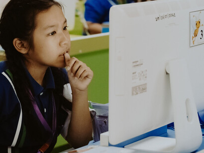 Foco na tela e a redução na interação social