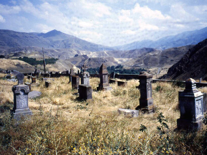 Cimitero Noraduz con le croci katchkar