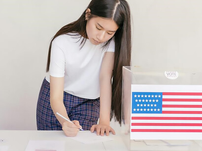 A woman voting in the American election