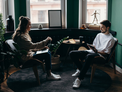 Amigos comentam casos de escândalos de celebridades