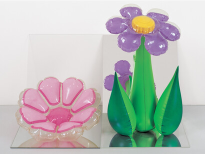 Inflatable Flowers (Short Pink, Tall Purple), 1979.
Vinyl, mirrors, and acrylic, 16 x 25 x 18 in. (40.6 x 63.5 x 45.7 cm). Collection of Norman and Norah Stone © Jeff Koons
