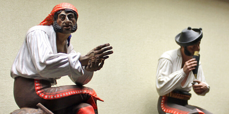 Barros malagueños, Exhibition view. Courtesy of Museo Unicaja de Artes y Costumbres Populares