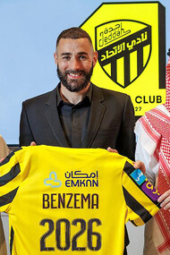 Karim Benzema est parti en Arabie Saoudite. Tout s’est passé rapidement, il y a encore un an, personne ne pensait qu’autant de joueurs partiraient en Arabie Saoudite
