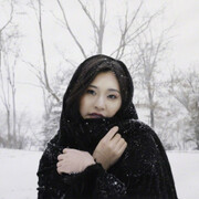 Yigal Ozeri. Courtesy of Opera Gallery