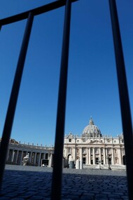 Piazza San Pietro totalmente priva di turisti