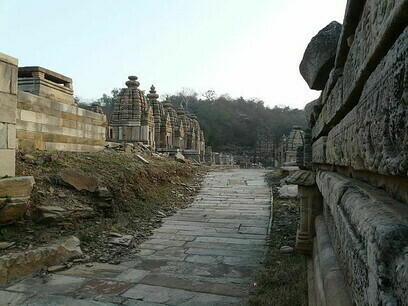 The historical origins of the Bateshwar Temple Complex, date back to the period between the 7th and 10th centuries