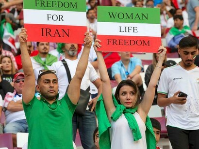 Fãs Iranianos protestam contra a Copa do Mundo em Qatar
