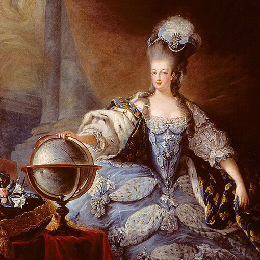 A abordagem de Rosa de Versailles sobre o amor e os dilemas políticos torna-se ainda mais rica com a relação única e respeitosa entre Maria Antonieta e Oscar. Retrato de Maria Antonieta da Áustria pintado por Jean-Baptiste André Gautier-Dagoty, 1775