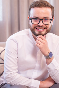 O dia do profissional de mídia é uma oportunidade para refletir sobre o impacto da inteligência artificial e do machine learning na otimização de campanhas publicitárias, aumentando a eficiência e o retorno sobre o investimento. Foto de Daniel Stochero