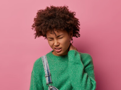 As she pauses in the midst of her struggles, the expression on her face reminds us that sometimes the most powerful lessons come from moments of vulnerability and defeat