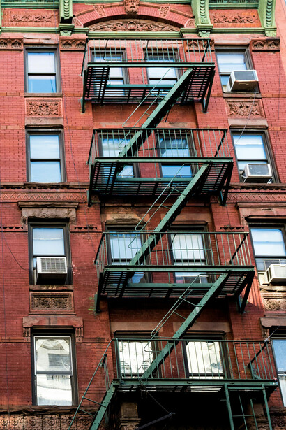 Proteção Ativa e Passiva: Saiba como sistemas e dispositivos combatem e previnem incêndios em edificações, garantindo a segurança dos ocupantes